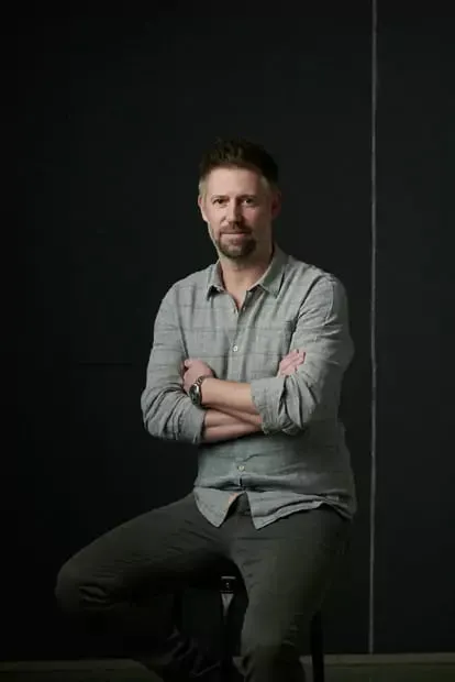 Thomas Konrad: He’s guiding through the movie